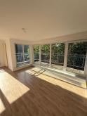 Großzügige 3,5-Zimmer mit Laminat, 3xBalkon, Aufzug, 2xWannenbad und TG-SP am Schlossteich! Wohnung mieten 09111 Chemnitz Bild klein