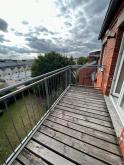 Großzügige DG 2-Zimmer mit Laminat, EBK, Balkon und Wannenbad! Wohnung mieten 09130 Chemnitz Bild klein