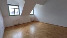 Großzügige DG 3-Zimmer mit Wannenbad und Parkett in zentraler Lage!!! Wohnung mieten 09130 Chemnitz Bild klein