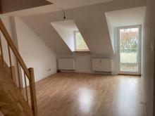 Großzügige DG 4-Zimmer mit Laminat, Wannenbad und Balkon in ruhiger Lage! Wohnung mieten 04741 Roßwein Bild klein