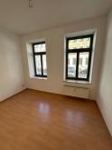 Günstige 3-Zimmer mit Laminat, Wannenbad, offener Küche und Balkon in Bestlage am Küchwald! Wohnung mieten 09113 Chemnitz Bild klein