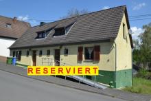 Handwerker willkommen: Sanierungsbedürftiges Ein- bis Zweifamilienhaus (Doppelhaus) Haus kaufen 56305 Puderbach Bild klein