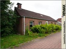 Haus mit Anbau, separatem Holzhaus und Carport!
Vielseitig nutzbar, Platz für bis zu 9 Personen! Haus kaufen 26826 Weener Bild klein