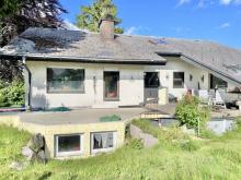 Haus mit Ausbaupotential über 3 Etagen und großem Grundstück in toller Lage Haus kaufen 79862 Höchenschwand Bild klein
