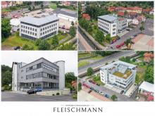Helle 2-Zimmer-Bürofläche mit Tiefgaragenplätzen in Suhl.
Glasfaseranschluss vorhanden!! Gewerbe mieten 98527 Suhl Bild klein