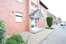 „Junges Renditehaus in Bestlage Mönchengladbach" 6 Wohnungen, Garagen und Top-Mieterstruktur Gewerbe kaufen 41179 Mönchengladbach Bild klein