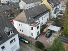 Kapitalanlage in Mülheim -Zwei sanierte Mehrfamilienhäuser mit 7 Wohneinheiten/
2 Garagen 2 Carports Haus kaufen 45473 Mülheim an der Ruhr Bild klein