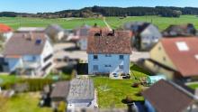 Kapitalanlage oder Eigennutzung: Mehrparteienhaus mit zwei Wohnungen und großem Grundstück Haus kaufen 88317 Aichstetten Bild klein