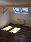 Kompakte Hinterhaus DG 2,5-Zimmer mit Einbauküche, Laminat und Wanne in uninaher Lage! Wohnung mieten 09111 Chemnitz Bild klein
