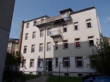 Kompakte Hinterhaus DG 2,5-Zimmer mit Einbauküche, Laminat und Wanne in uninaher Lage! Wohnung mieten 09111 Chemnitz Bild klein