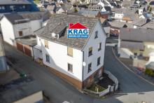++ KRAG Immobilien ++ Kompaktes Wohnhaus mit zwei Küchen und Entwicklungschance für Anleger ++ Haus kaufen 35080 Bad Endbach Bild klein