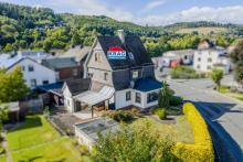 ++ KRAG Immobilien ++ Platz für Wohnen & Arbeiten: 4 Etagen, Garage, Carport, Terrasse ++ Haus kaufen 35713 Eschenburg Bild klein