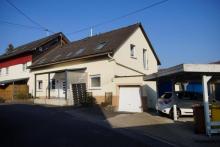 Leuterod, familienfreundliches Wohnhaus in Ortsrand-Lage *VIRTUELLE 360° BESICHTIGUNG AUF ANFRAGE* Haus kaufen 56244 Leuterod Bild klein