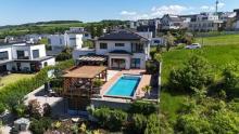 Luxusvilla mit Infinity-Pool & unverbaubarem Moselblick bis nach Luxemburg Haus kaufen 54457 Wincheringen Bild klein