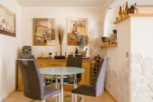 Moderne Split-Level-Wohnung – 3-Zimmer & Hobbyraum - Zwei Tiefgaragenstellplätze Wohnung kaufen 85716 Unterschleißheim Bild klein