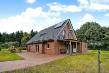 Modernes Landhaus von 2014 mit Doppelgarage + über 18.000 m² Grundstück – ideal für Pferdeliebhaber Haus kaufen 49497 Mettingen Bild klein