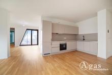 Offen geschnittene 4 Zimmer Wohnung mit ca. 141m², EBK und umlaufendem Balkon in Berlin-Mitte! Wohnung mieten 10117 Berlin Bild klein
