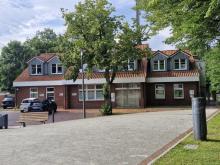 Praxis- Büro-, Gewerbefläche direkt am Marktplatz zu vermieten: Gewerbe mieten 26736 Krummhörn Bild klein