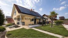 PRIVATES WOHNRESORT IN ALTMANNSTEIN-PONDORF - EINFAMILIENHAUS MIT BEHEIZTEM POOL, SAUNA, GRILLKOTA, PV-ANLAGE & SÜDWEST-TERRASSE! Haus kaufen 93336 Altmannstein Bild klein
