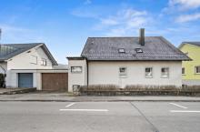 PROVISIONSFREI- Platz für Ideen & Familie – Haus mit 2 Wohnungen und großem Garten Haus kaufen 78570 Mühlheim an der Donau Bild klein