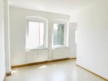 ***RENOVIERTE 2-RAUMWOHNUNG ZUM SOFORT EINZIEHEN*** mit offener Küche und Badezimmer und Wanne zu vermieten Wohnung mieten 01591 Riesa Bild klein