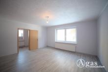 Renovierungsbedürftige 4-Zi.-Wohnung in Zweifamilienhaus auf großem Grundstück in Liepe Wohnung mieten 16248 Liepe (Landkreis Barnim) Bild klein