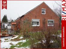 RESERVIERT
*großes Grundstück *Gasheizung von 2024 *Top Lage *Ausbaureserve *Carport *Handwerkerhaus Haus kaufen 26831 Bunde Bild klein