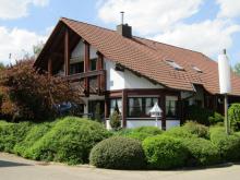 **SCHICKE 3,5 Zimmer Mietwohnung inkl. EBK, Kaminofen, Garage** Wohnung mieten 78073 Bad Dürrheim Bild klein