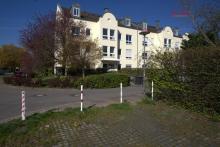 SCHICKE, HELLE DG-1-RWG IN GRÜNER LAGE M. DACHTERRASSE U. TG-STELLPL. IM BELIEBTEN LPZ.-LINDENTHAL Wohnung mieten 04158 Leipzig Bild klein