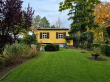 Seltene Gelegenheit: 
gut geschnittenes Südwest-Grundstück 
mit kleinem Einfamilienhaus Grundstück kaufen 13465 Berlin Bild klein