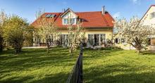 Seltenes Wohnensemble in Großmehring: Zwei Häuser auf ca. 724 m² Grundstück mit Garten, Garage & außergewöhnlichem Potenzial! Haus kaufen 85098 Großmehring Bild klein