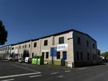 SIEGBURG, großes Gew. Objekt, ca. 1.700 m² Lager- & Bürofläche + 2 x 4-Zi.-Wohnungen, 1.800 m² GrSt. Gewerbe kaufen 53721 Siegburg Bild klein