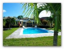 Sosua: Große Villa mit 305 qm (3 283 sqft) Wohnfläche auf 1800 qm (19 368 sqft) Grundstück, drei Schlafzimmer, drei ein halb Bäder, komplett eingerichtet, Pool Haus kaufen 46244 Sosúa/Dominikanische Republik Bild klein