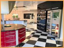 Stilvolles 241 qm Einfamilienhaus mit Luxusausstattung und großer 100 qm Garage für Autoenthusiasten Haus kaufen 91126 Schwabach Bild klein
