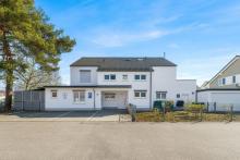 Traumhaftes Einfamilienhaus mit separater Praxisfläche und sonneverwöhntem Garten Haus kaufen 76549 Hügelsheim Bild klein