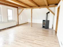 ***VIEL PLATZ & BESONDERER WOHNCHARAKTER – 6-ZIMMER-MAISONETTE MIT KAMIN*** ab sofort zu vermieten Wohnung mieten 01591 Riesa Bild klein