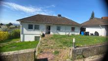 Viel Raum für Ihre Ideen - Großzügiges Haus mit Dachboden auf 882 m² Grundstück in Niedenstein Haus kaufen 34305 Niedenstein Bild klein