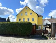 Voll vermietetes Mehrfamilienhaus mit 4 WE´s, gepflegtem Garten und Stellplätzen in Zwickau! Haus kaufen 08058 Zwickau Bild klein