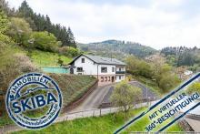 Weitblick über das Kesselinger Tal: Wohnhaus in ruhiger Ortsrandlage Haus kaufen 53506 Kesseling Bild klein
