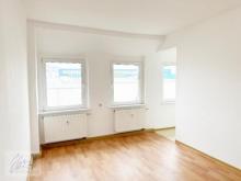***WILLKOMMEN IN IHREM NEUEN ZUHAUSE*** Renovierte & helle 2-Raum-Wohnung ab sofort zu vermieten Wohnung mieten 01591 Riesa Bild klein