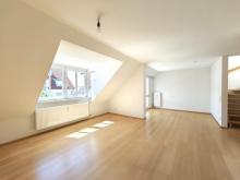 Wohnen auf 2 Ebenen: Helle 3,5-Zi.-Maisonette mit geschützter Loggia, zwei Bädern und Tiefgarage Wohnung kaufen 72116 Mössingen Bild klein