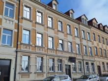 Wohnen im Altbau: Große 3-Zimmer-Wohnung im Dachgeschoss, auf Wunsch mit EBK Wohnung mieten 09599 Freiberg Bild klein