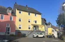 Wohnhaus mit Potenzial (bis drei Ferienwohnungen möglich), Garten und Garage Haus kaufen 54536 Kröv Bild klein