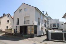 WRS Immobilien - 3 Mehrfamilienhäuser auf einem Grundstück - Generationenhaus / Kapitalanlage 7 WE Gewerbe kaufen 61231 Bad Nauheim Bild klein