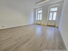 Zentral gelegenes Büro im beliebten Kaßberg: Erdgeschoss, drei Zimmer, Balkon und Stauraum Gewerbe kaufen 09112 Chemnitz Bild klein