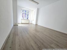 Zentral gelegenes Büro im beliebten Kaßberg: Erdgeschoss, drei Zimmer, Balkon und Stauraum Gewerbe kaufen 09112 Chemnitz Bild klein