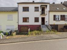Zweifamilienhaus in Ludweiler – 185 m² Wohnfläche, 680 m² Grundstück, 6 Zimmer – Ideal für Familien! Haus kaufen 66333 Völklingen Bild klein
