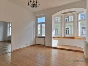 (12403_01) MGN: helle 2-Raum-Wohnung mit Parkett, Holzdielung, Stuckdecken, Balkon und Einbauküche in der Innenstadt Wohnung mieten 98617 Meiningen Bild mittel