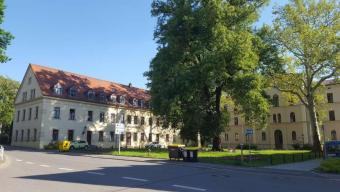 1,5-Raumwhg. mit EBK und Stpl. in historischem Villenviertel Wohnung mieten 08371 Glauchau Bild mittel
