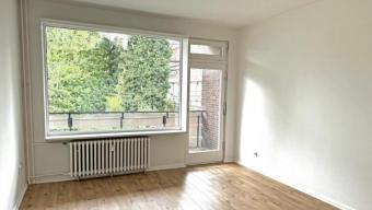 2-Zimmer-Balkonwohnung
Berlin-Westend nahe Theodor-Heuss-Platz Wohnung kaufen 14050 Berlin Bild mittel